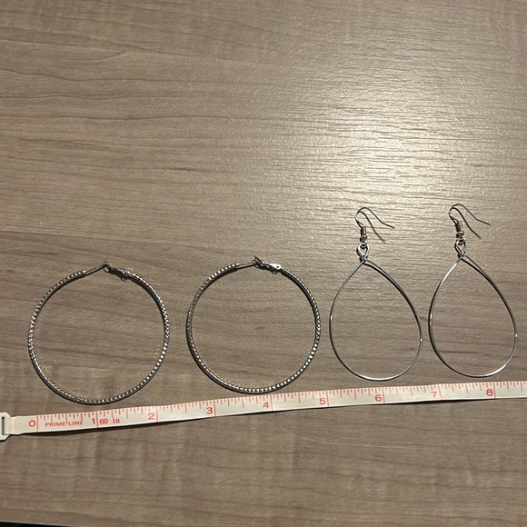 2 pairs of earrings - Picture 2 of 4